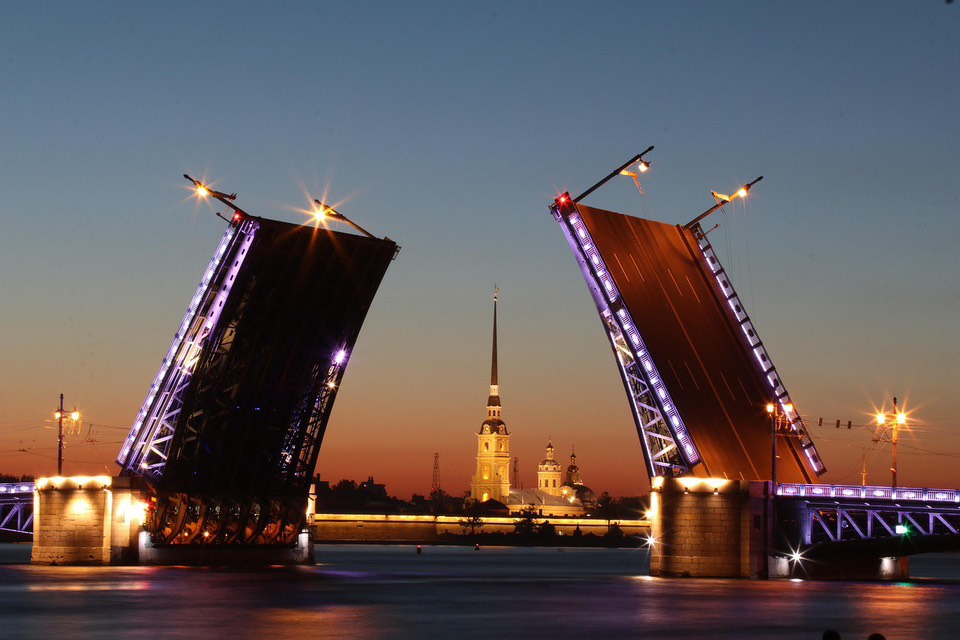 Ночная экскурсия по Петербургу с теплоходной прогулкой