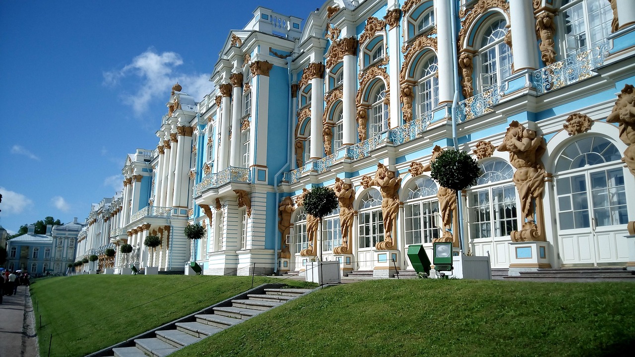 Экскурсия в Пушкин с посещением Екатерининского дворца, парка и Лицея