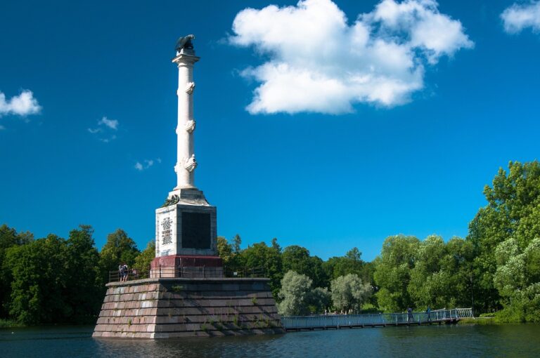 chesmenskaya-kolonna.jpg