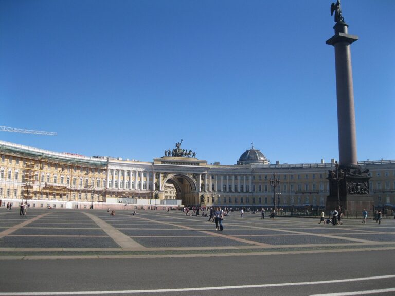 dvorczovaya-ploshhad.jpg