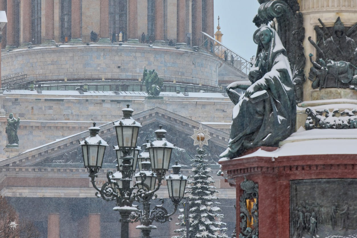 Вечерняя обзорная экскурсия по Петербургу