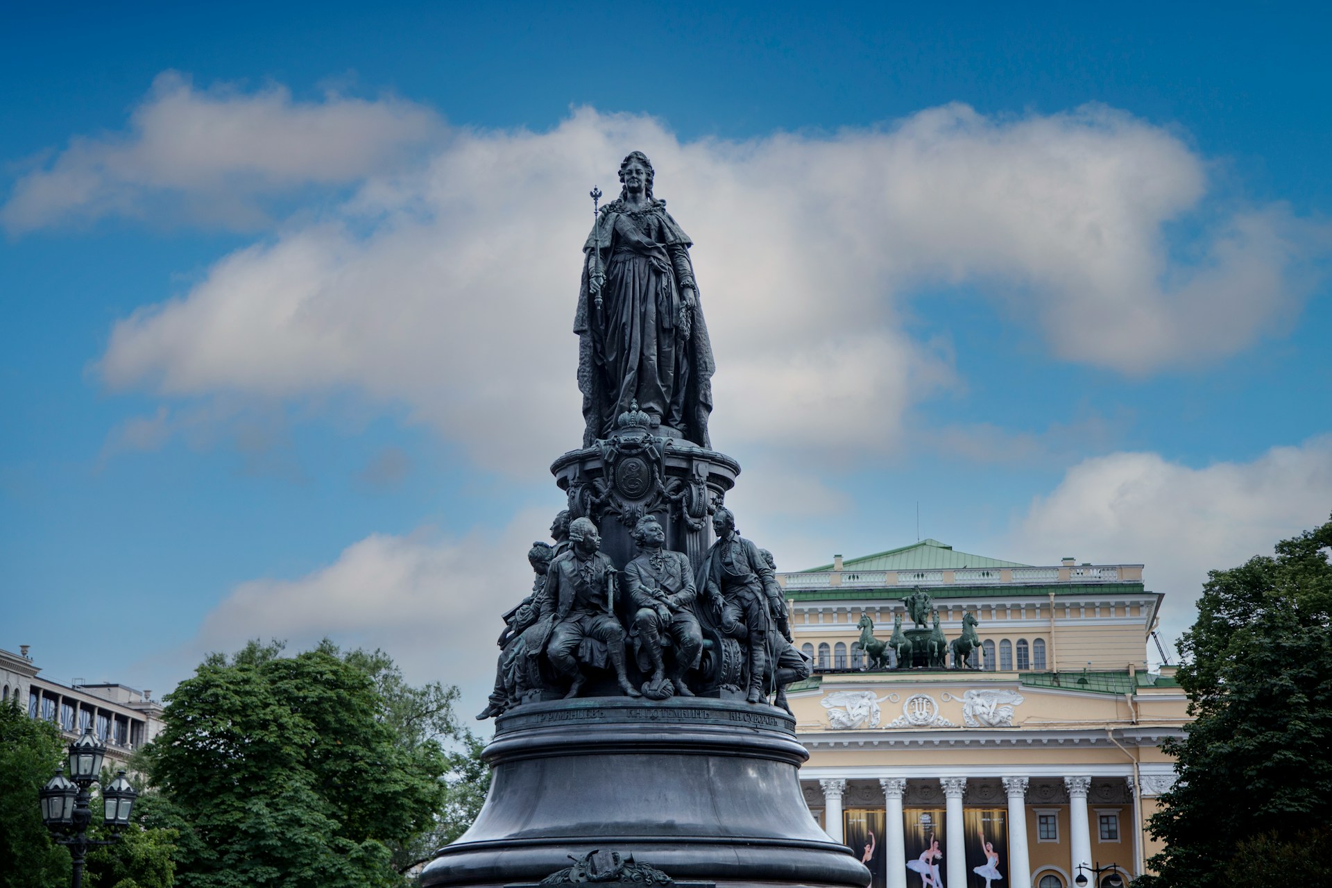 Памятник Екатерине II, Невский проспект