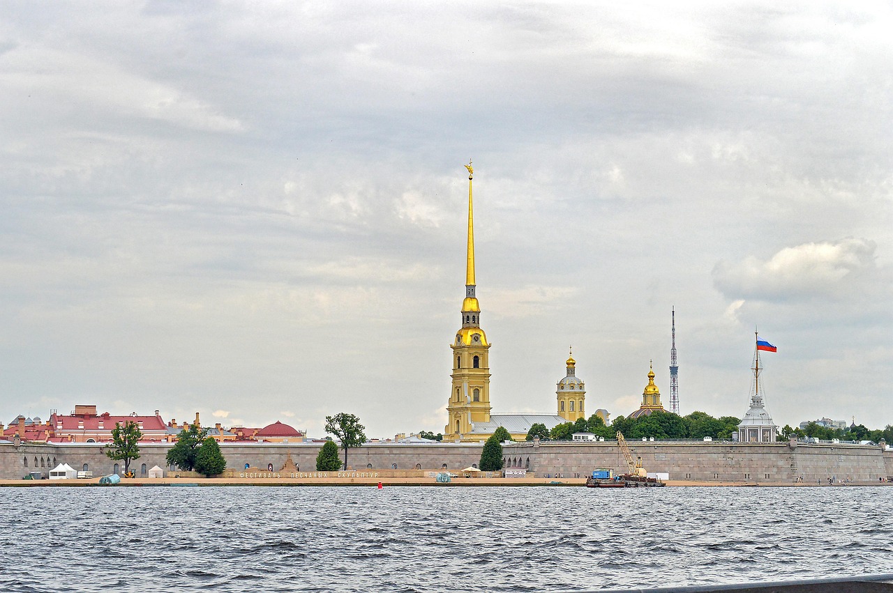 peter-and-paul-fortress-6572739_1280.jpg