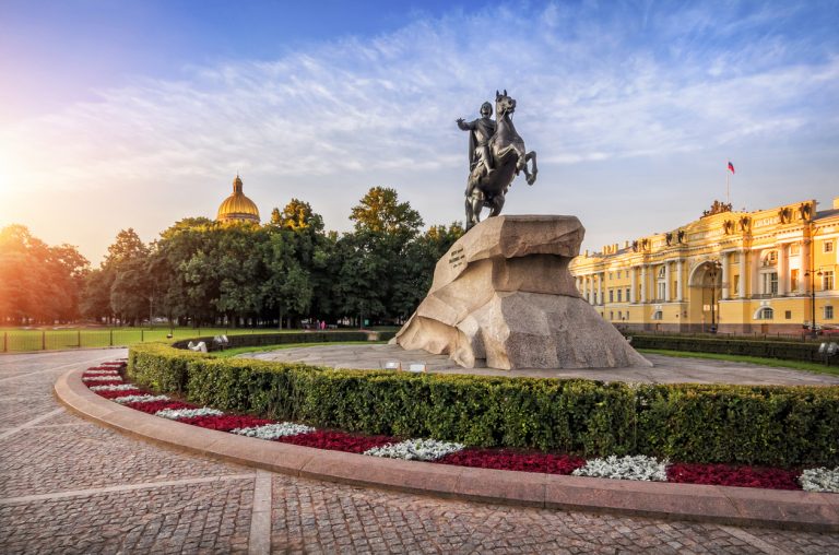 Большая обзорная автобусная экскурсия по Петербургу